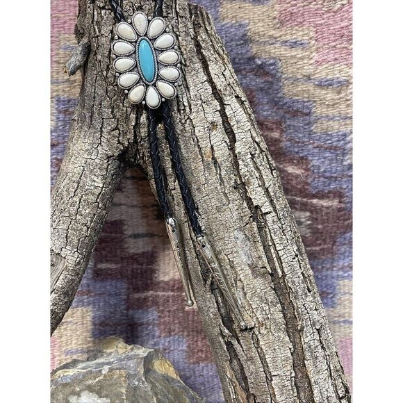 Western Cluster Turquoise  White Silver Black Bolo Tie Southwest Cowgirl Cowboy - Picture 10 of 13